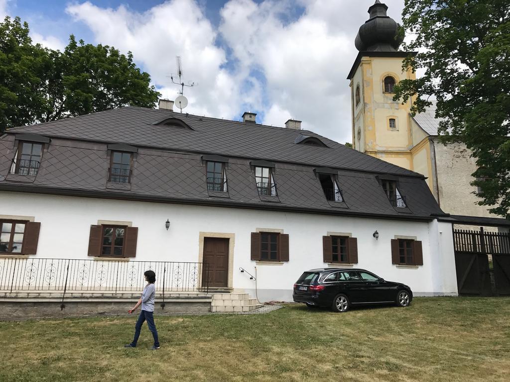 ロズヴァドフ Sancta Katharinaゲストハウス エクステリア 写真